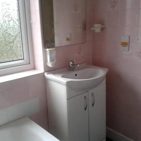 Bed & Breakfast Gables Nest Birmingham